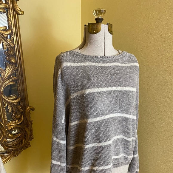 American Eagle gray sweater - Picture 2 of 6